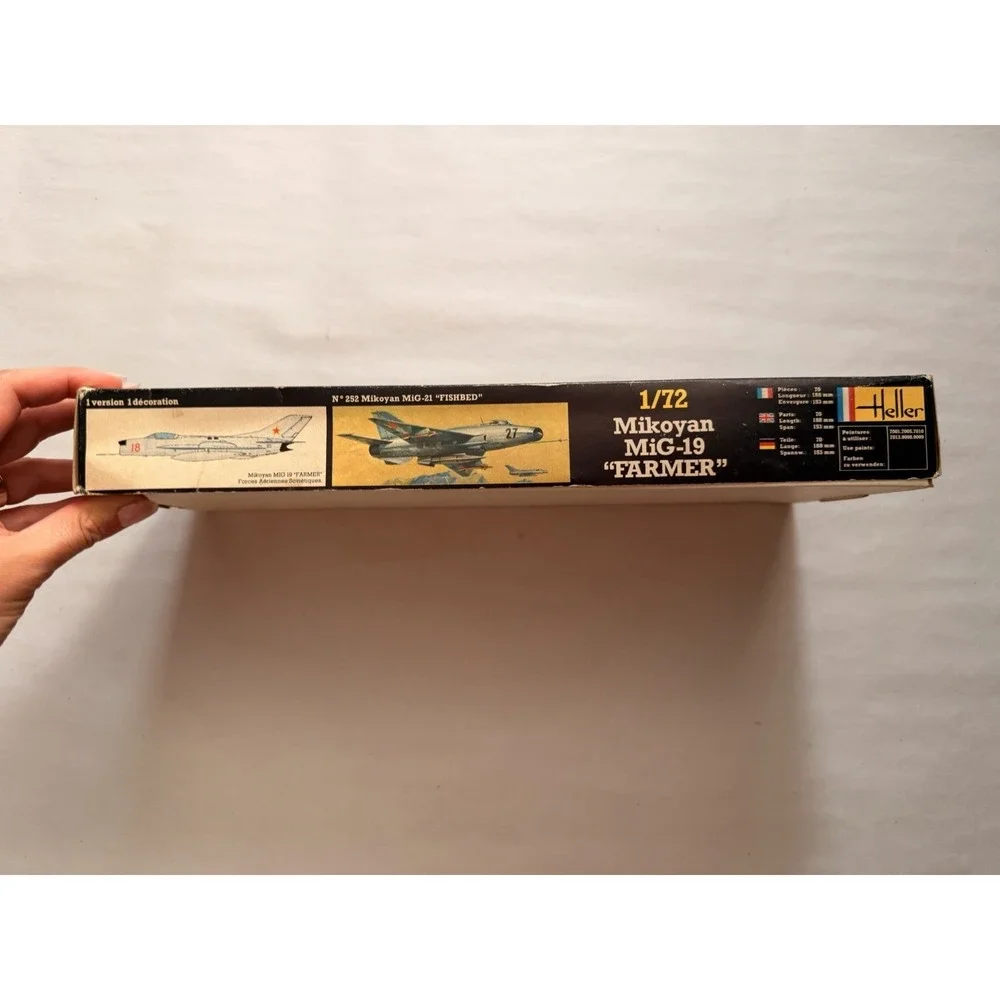 Heller 1/72 Mikoyan MiG-19 Farmer Soviet Jet Fighter Model Kit No 251 Vintage